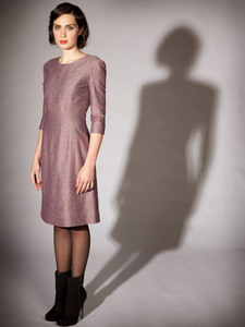 Shift%20dress%20with%203:4%20sleeve%20on%20model%20